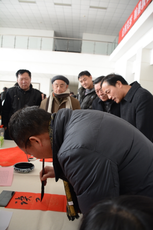 校党委副书记王万鹏、贾少鑫,老校长叶鹏在活动现场