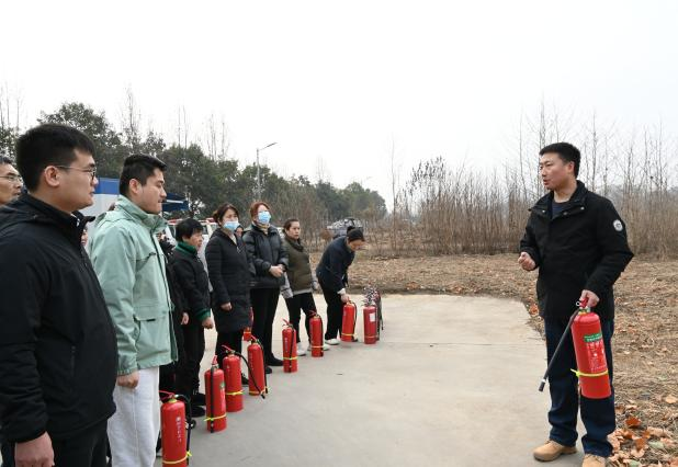 开阳书院1号学生社区开展消防安全培训及应...