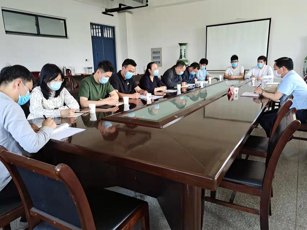 纪委书记、监察专员杨海强深入联系学院开展疫情防控工作专项调研