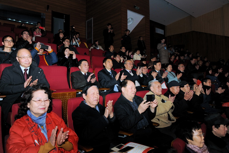 12 精彩的文艺表演受到大家欢迎