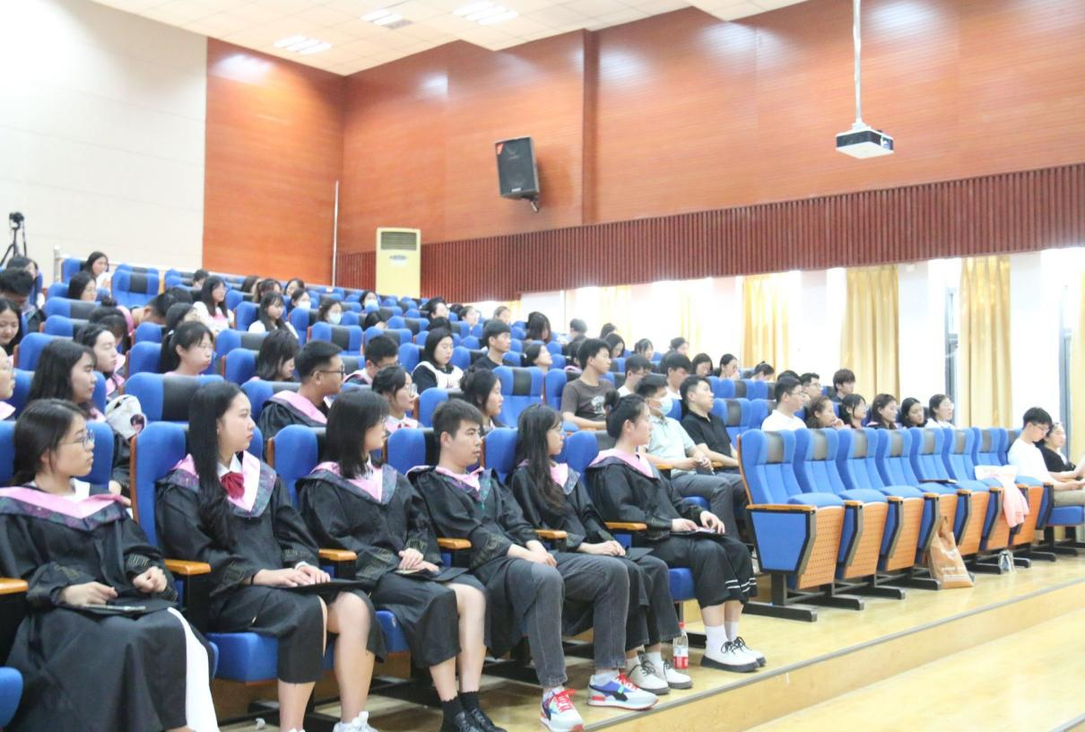 忆商华，共筑梦——商学院举办2023届毕业生毕业典礼-商学院