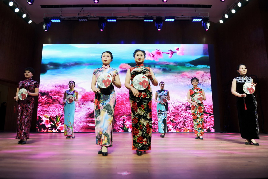 9 时装秀表演