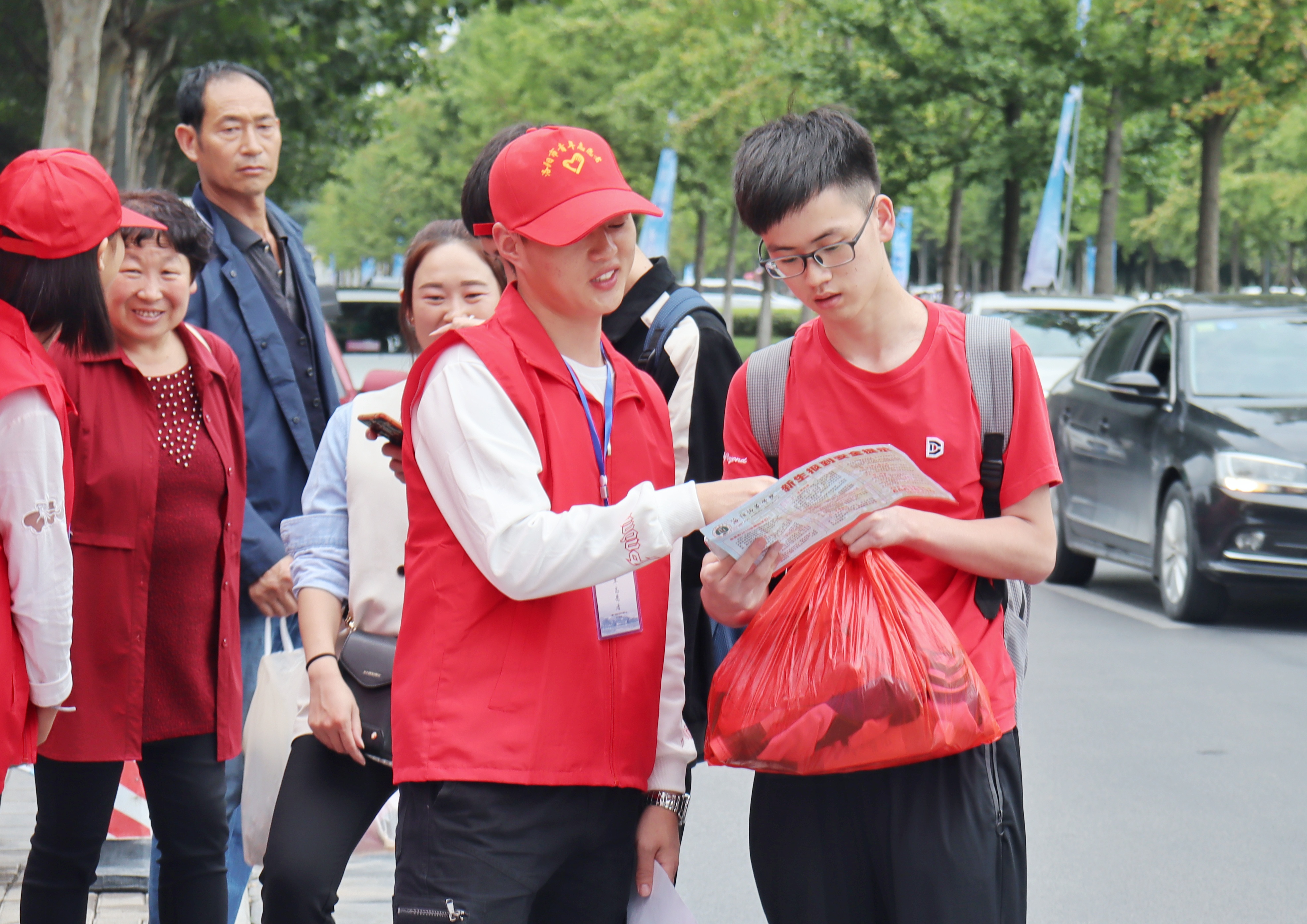 校团委积极开展2019级迎新生活动